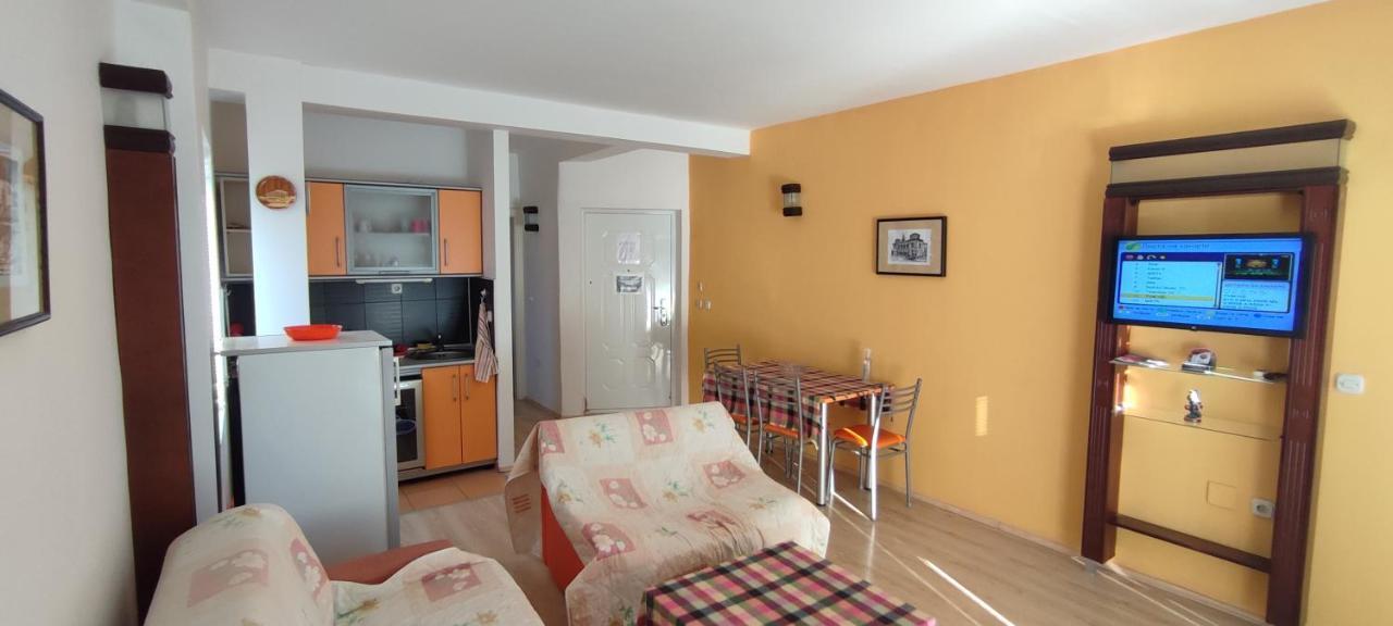 Apartments Vela - Pestani, Ohri Dış mekan fotoğraf